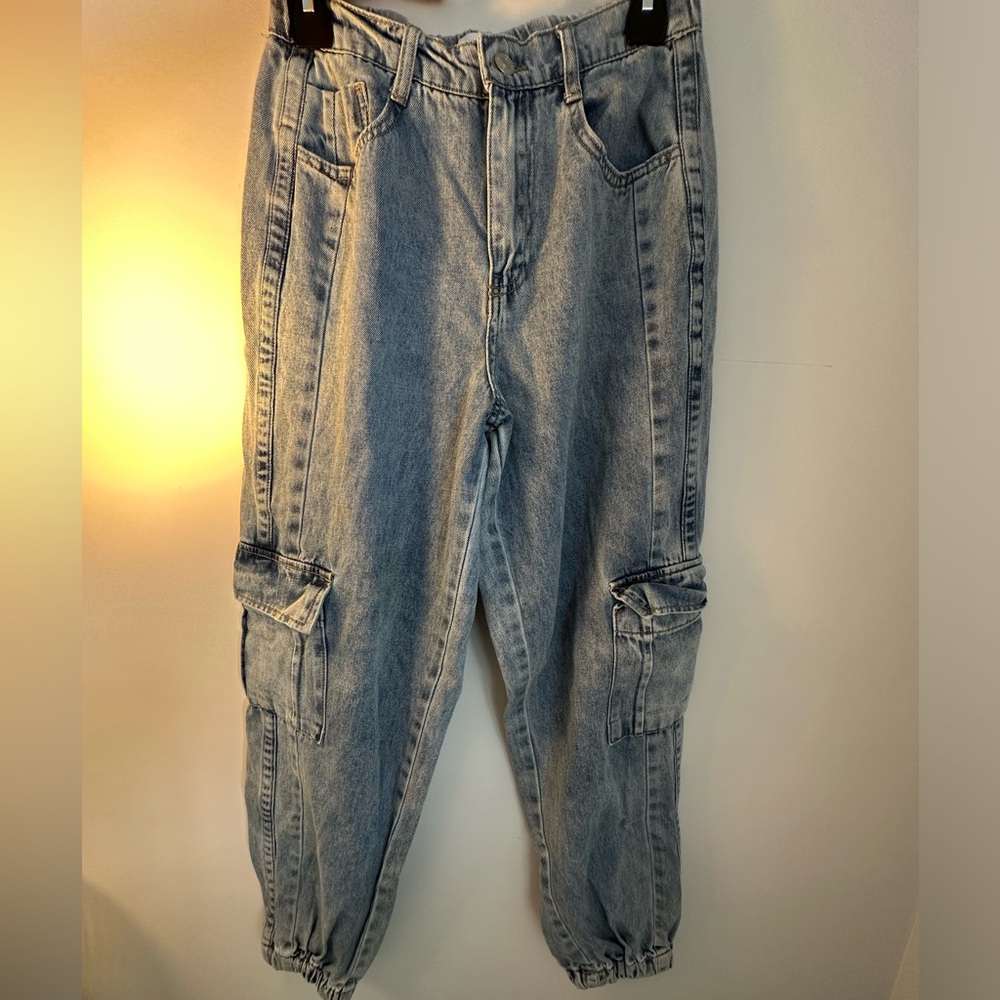 FOREVER 21- Denim Cargo Joggers Size Small